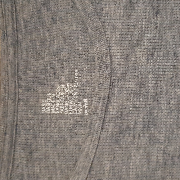 H&M Basics Medium Long Sleeve Shirt - Picture 3 of 3